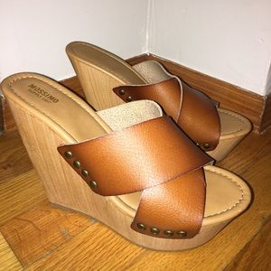 Cognac wedge sandal